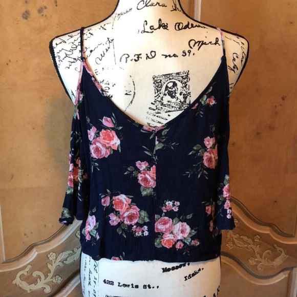 Cropped Tie Front Cold Shoulder Shirt - Picture 10 of 11